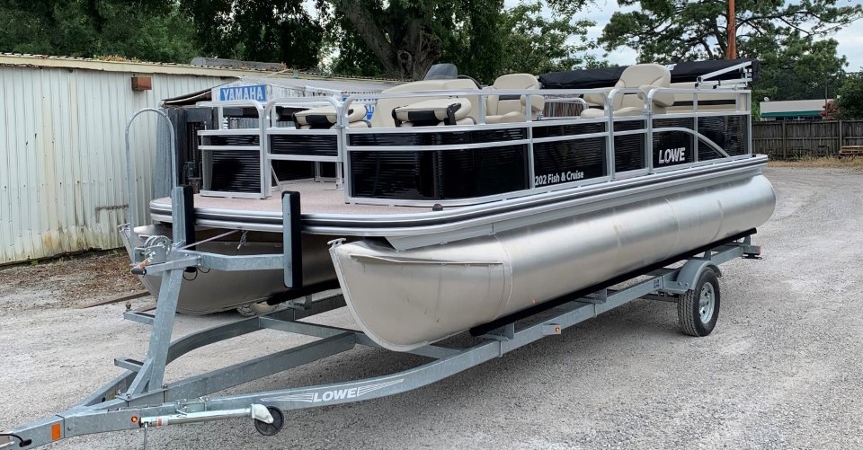 image of a pontoon for sac a lait fishing on Toledo Bend with Martin's Guide Service